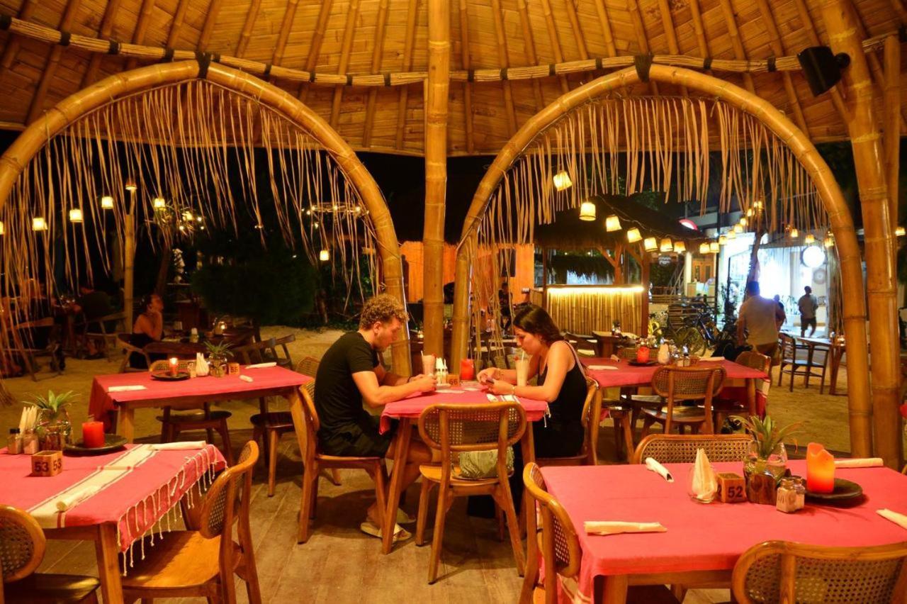 Living Asia Sunset Resort Гили Еър Екстериор снимка